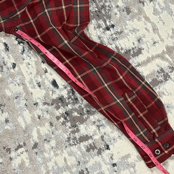 Woolrich Plaid Flannel Button Down Shirt Men's Size Large Red Green Outdoor - Picture 11 of 11